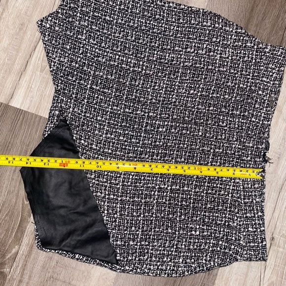 Sans Souci Gray Black Tweed Mini Skirt Size Small - Picture 4 of 11